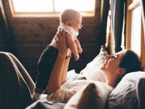 Allenamento mamma e neonato: cos’è la danza in fascia?