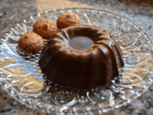 Budino al cioccolato con latte di mandorla