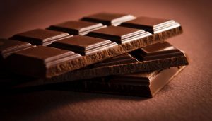 Voglia di dolce: si può mangiare il cioccolato fondente anche a dieta?