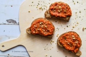 Salsa di peperoni salutare per bruschette