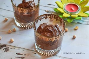 Mousse al cioccolato con acquafaba