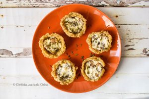 Cestini di polenta con funghi